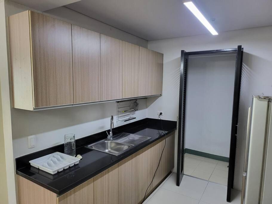 マニラ市Luxury @ Bgc Sleeps 6 Comfortably Fast Wifi Pool!アパートメント エクステリア 写真