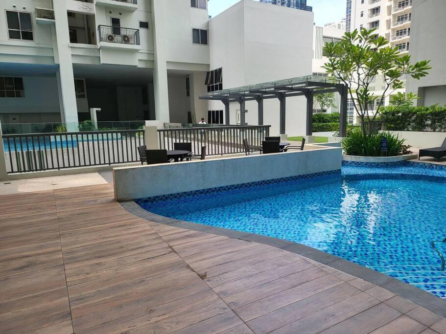 マニラ市Luxury @ Bgc Sleeps 6 Comfortably Fast Wifi Pool!アパートメント エクステリア 写真
