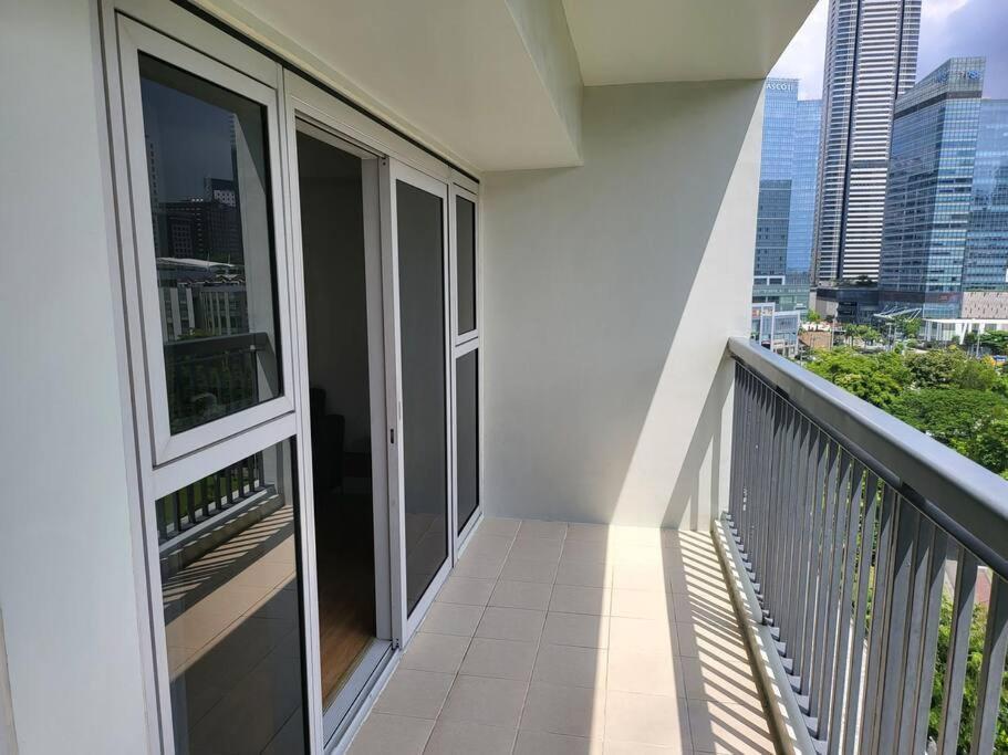 マニラ市Luxury @ Bgc Sleeps 6 Comfortably Fast Wifi Pool!アパートメント エクステリア 写真